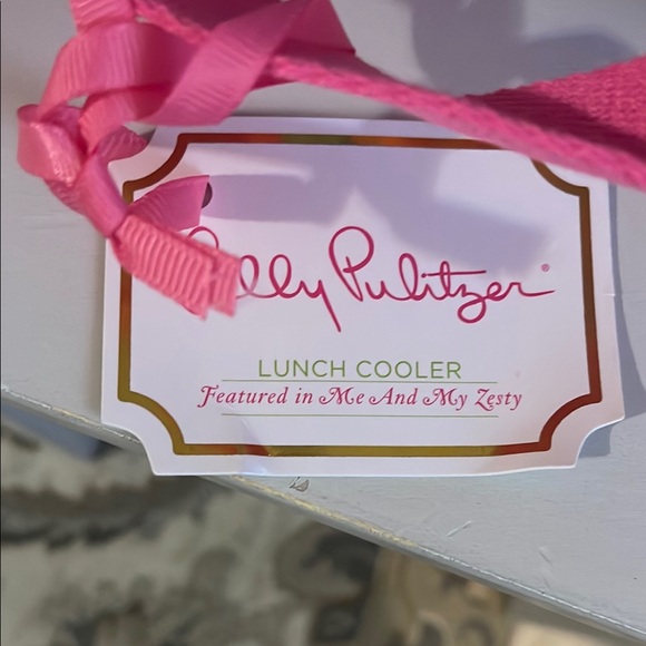 Lilly Pulitzer Pink and Blue luch Bag with Tropical Design - Picture 3 of 7